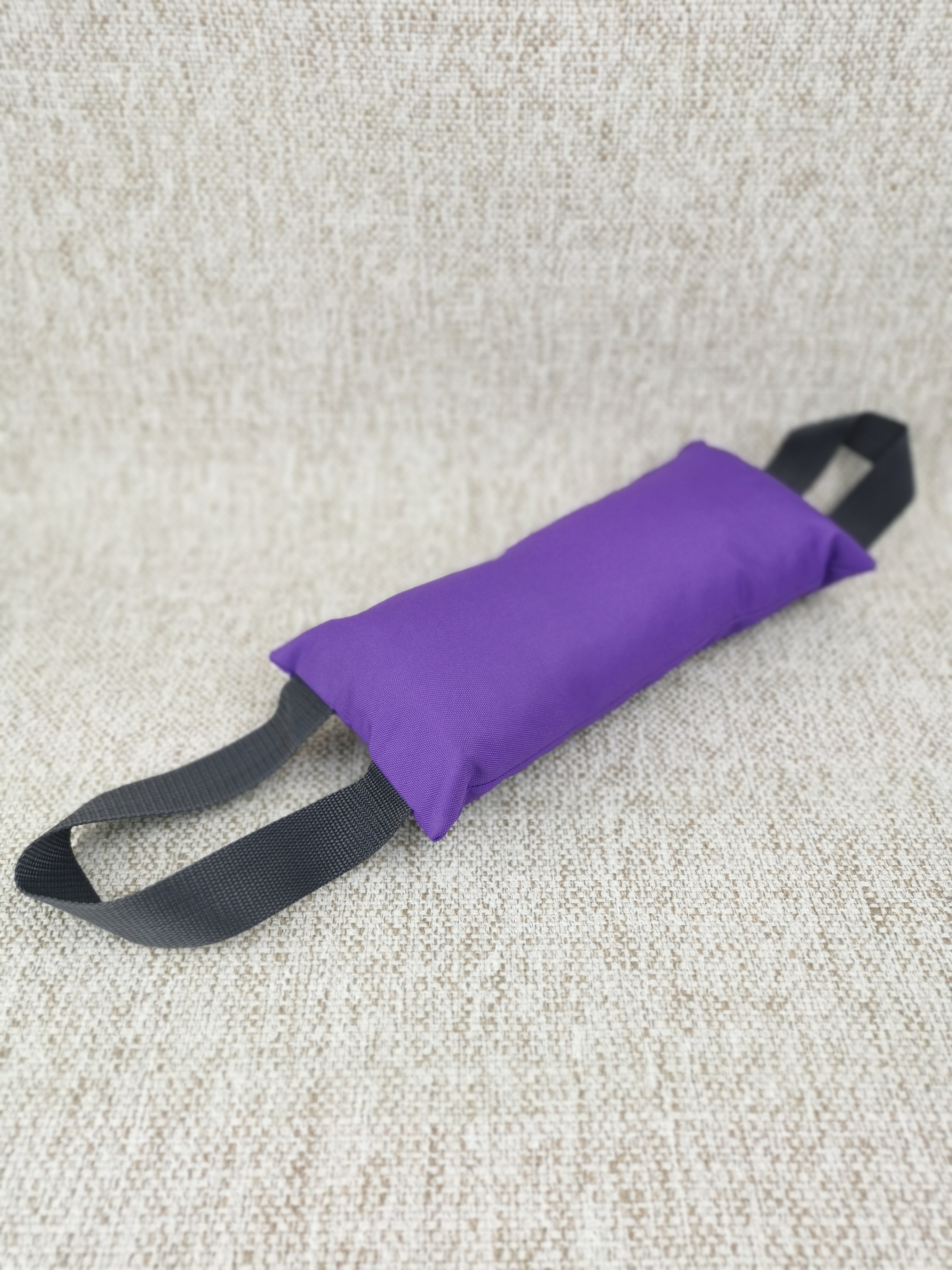картинка Подушка-кусалка с ручкой фиолетовый  от Интернет магазина Dendog